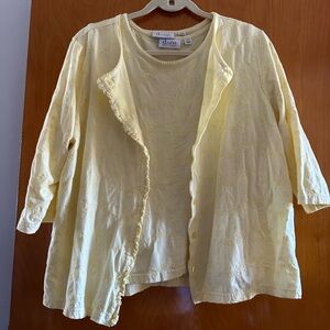 D&Co Women's Yellow Top